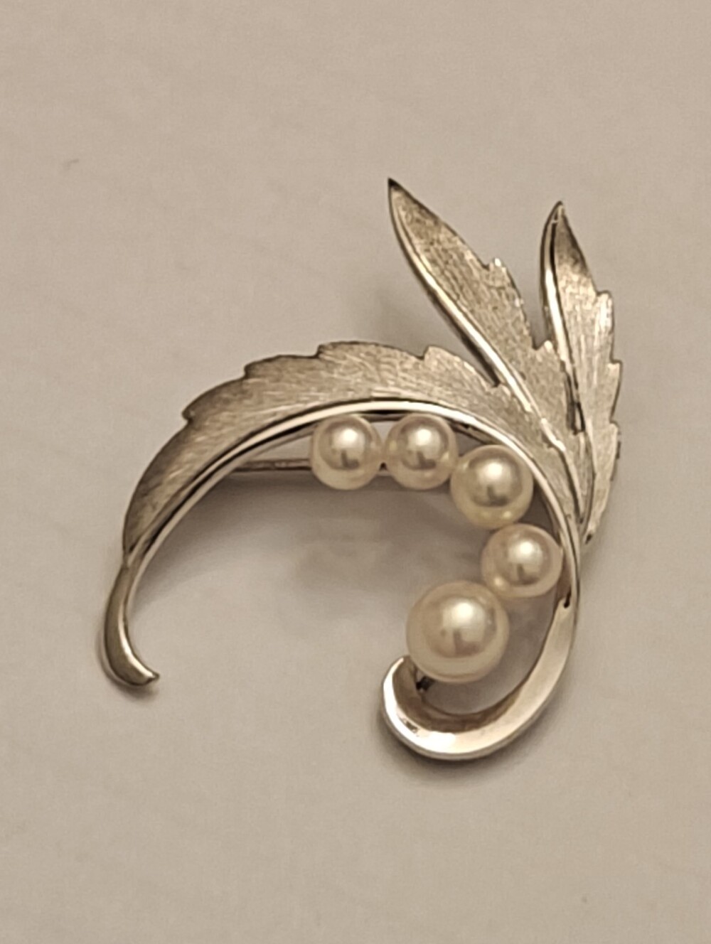 Authentic Mikimoto Akoya Pearls Brooch - Picture 6 of 7